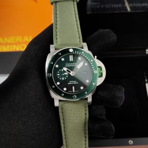 Luminor Panerai Submersible QuarantaQuattro ESteel Verde Smeraldo Lp105